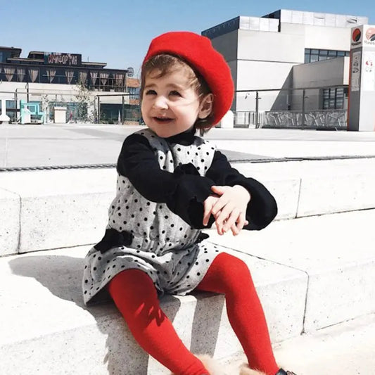 Beret en laine pour bébé fille Le Chapeau Designs